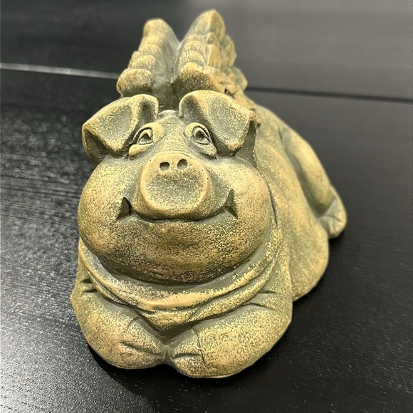 The Stone Bunny Inc. Pig with Wings Statue - Picture 2 of 8